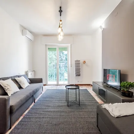 Casa Torino 101, A - Forum Assago A 7 Minuti, Ospedale Humanitas A 5 Minuti - Smartstay Гостевой дом *